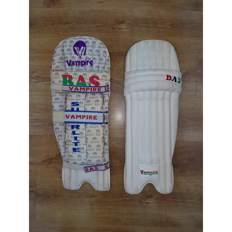 Cricket SUPERLITE Leg Guards – PU –