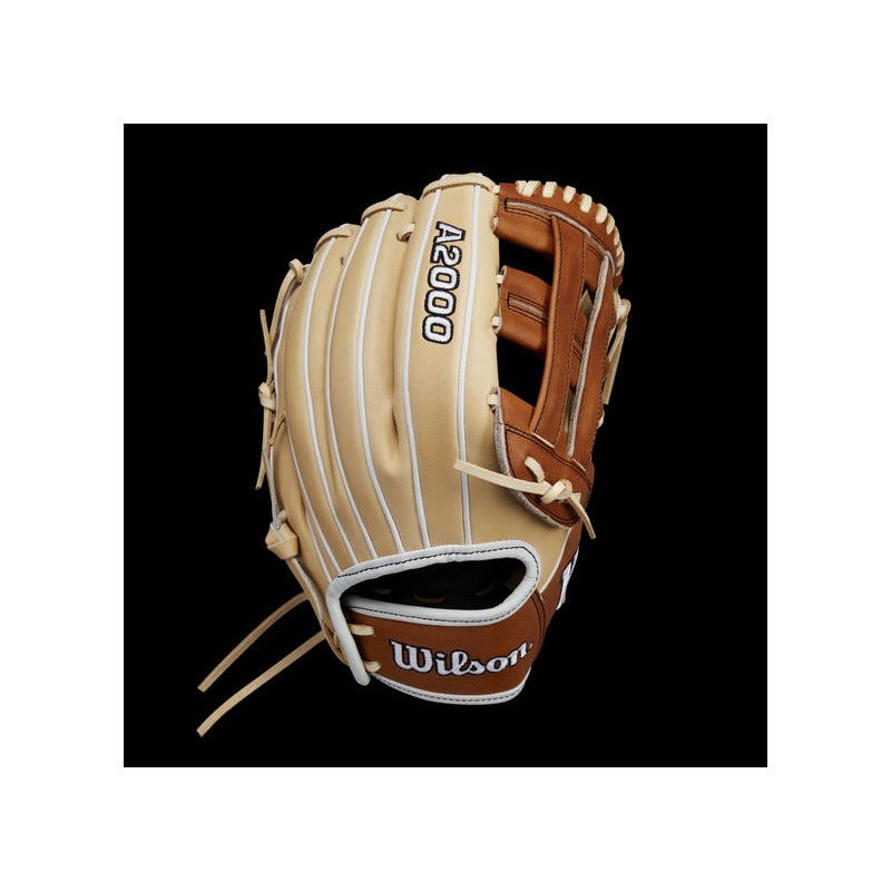 2024 Wilson A2000 Winter FP1712 12″ Softball Glove RHT